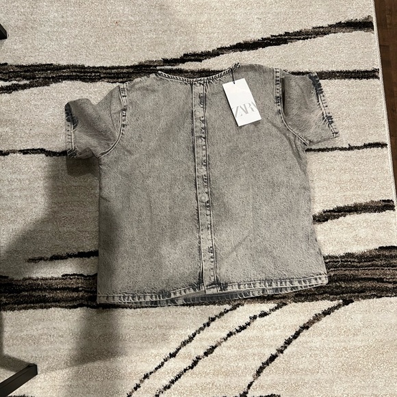Brand new Zara Denim Top from 2023 Season Size Medium - Picture 2 of 2